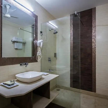 The Suncourt Hotel Yatri Delhi  Room photo